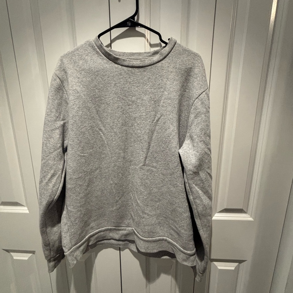 Forever 21 Gray Crewneck Sweater